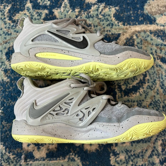 KD7 Wolf Grey Nikes - Picture 1 of 10